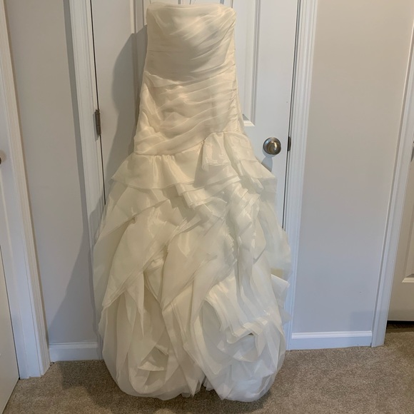 White by Vera Wang Dresses & Skirts - Vera Wang White Wedding Dress Size 4